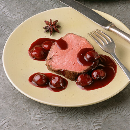 Rinderfilet mit Rotwein-Kirsch-Sauce Rinderfilet mit Rotwein-Kirsch-Sauce