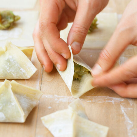 Thai-Kokos-Suppe mit Garnelen und Wan Tans Thai-Kokos-Suppe mit Garnelen und Wan Tans