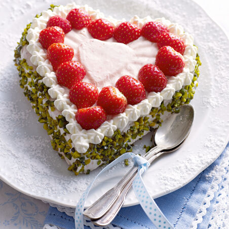 Muttertagsherz mit Rosenwasser Muttertagsherz mit Rosenwasser