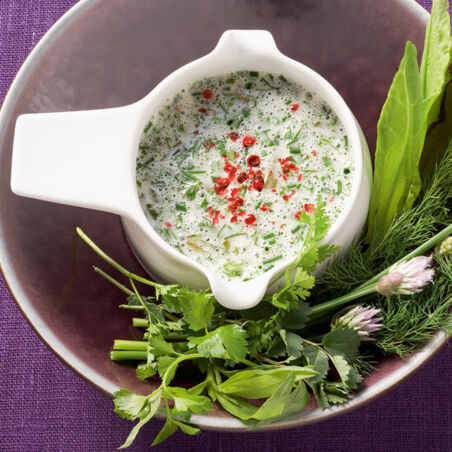 8-Kräuter-Sauce mit rosa Pfeffer 8-Kräuter-Sauce mit rosa Pfeffer