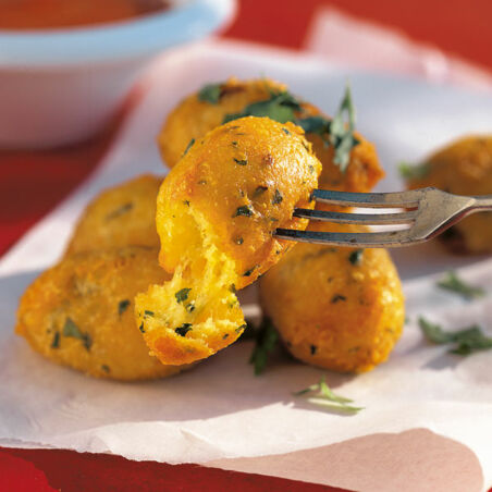 Eier-Käse-Bällchen in Tomatensauce Eier-Käse-Bällchen in Tomatensauce