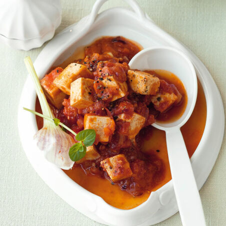Tofu in arabischer Tomatensauce Tofu in arabischer Tomatensauce