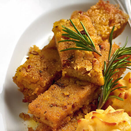 Gebratene Steinpilzpolenta mit Rosmarin Gebratene Steinpilzpolenta mit Rosmarin