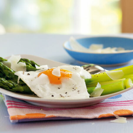 Grüner Spargel mailänder Art Grüner Spargel mailänder Art