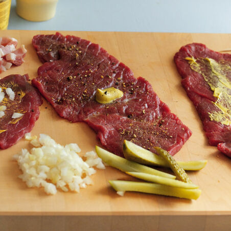 Rinderrouladen mit Petersilienkartoffeln Rinderrouladen mit Petersilienkartoffeln