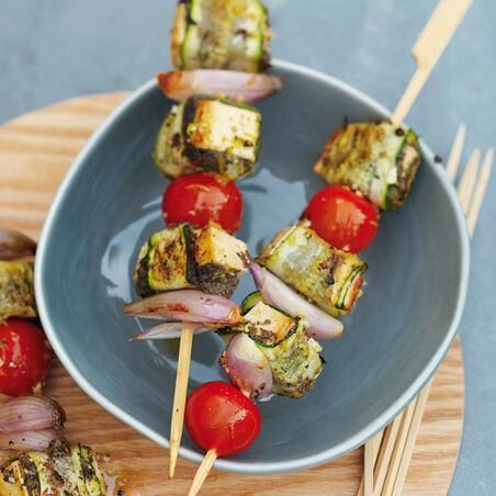 Zucchini-Tofu-Spieße Zucchini-Tofu-Spieße
