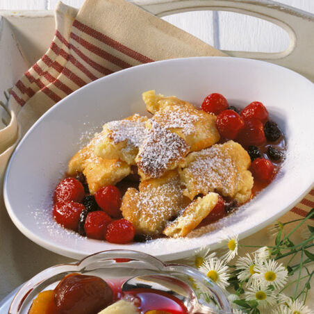 Kaiserschmarrn mit Sauerkirschen Kaiserschmarrn mit Sauerkirschen