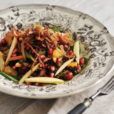 Glücksbringer-Salat mit Linsen und Granatapfel Glücksbringer-Salat mit Linsen und Granatapfel