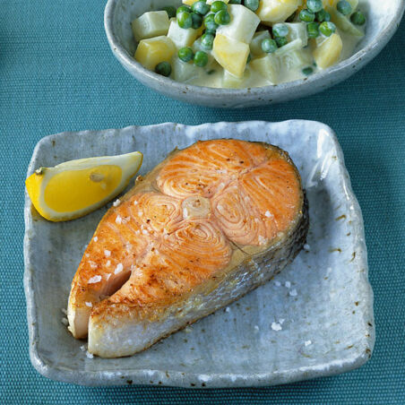 Lachskotelett mit Kohlrabi-Kartoffeln Lachskotelett mit Kohlrabi-Kartoffeln