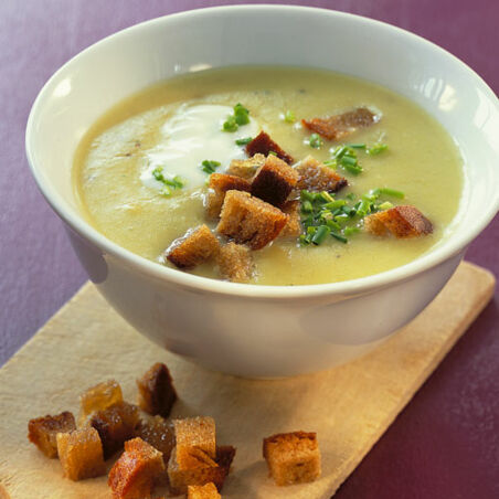 Kartoffel-Samtsuppe mit Knusperchen Kartoffel-Samtsuppe mit Knusperchen
