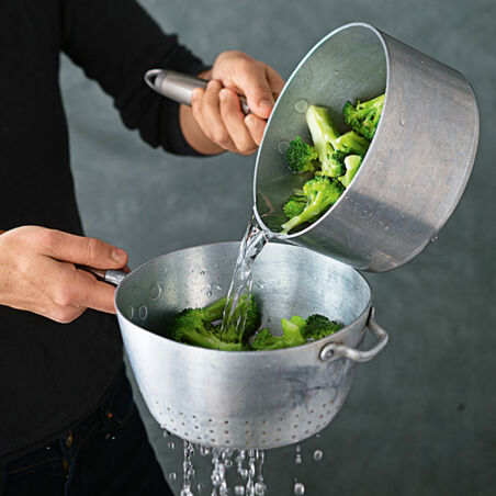 BUNTE GEMÜSEQUICHE BUNTE GEMÜSEQUICHE