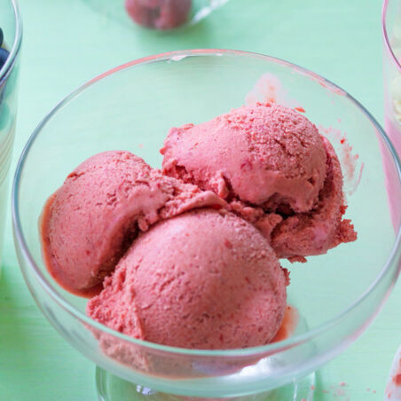 Schnelles Erdbeereis Schnelles Erdbeereis