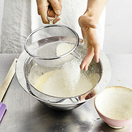 Kleine helle Biskuitböden Kleine helle Biskuitböden