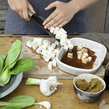 Nudeln mit Tofu und Pak Choi Nudeln mit Tofu und Pak Choi