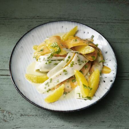 Möhren-Orangen-Salat mit Senfdressing Möhren-Orangen-Salat mit Senfdressing