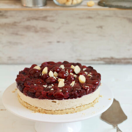 Macadamia-Kirsch-Minitorte Macadamia-Kirsch-Minitorte
