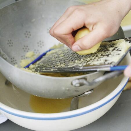 Kartoffel-klöße halb und halb Kartoffel-klöße halb und halb