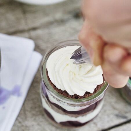Schwarzwälder Kirsch aus dem Glas Schwarzwälder Kirsch aus dem Glas