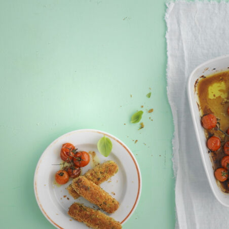 Zucchini-Kroketten mit Ofentomaten Zucchini-Kroketten mit Ofentomaten