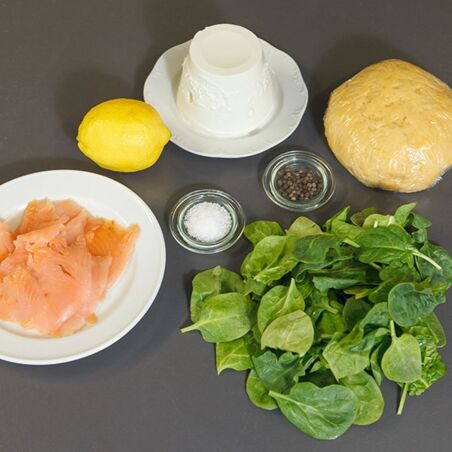 Ravioli mit Ricotta-Lachs-Füllung Ravioli mit Ricotta-Lachs-Füllung