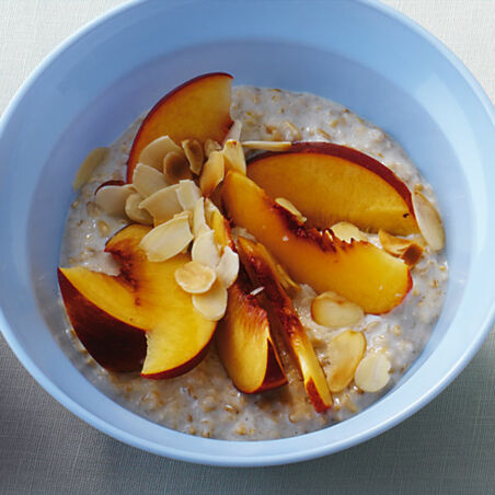 Hafergrütze mit Nektarinen Hafergrütze mit Nektarinen