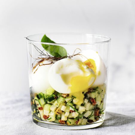 Tomaten-Eier im Glas mit Parmesan Tomaten-Eier im Glas mit Parmesan