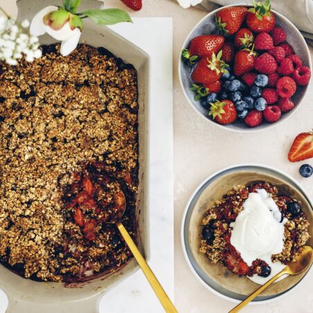 Beerencrumble mit Datteln Beerencrumble mit Datteln