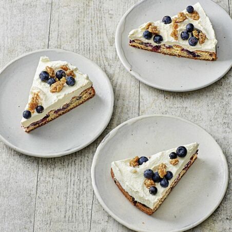 Heidelbeerkuchen mit Krokant Heidelbeerkuchen mit Krokant