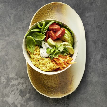 Curry-Hirse-Bowl mit Spinat Curry-Hirse-Bowl mit Spinat