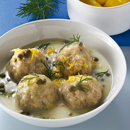 Hackbällchen in Zitronen-Kapern-Sauce Hackbällchen in Zitronen-Kapern-Sauce