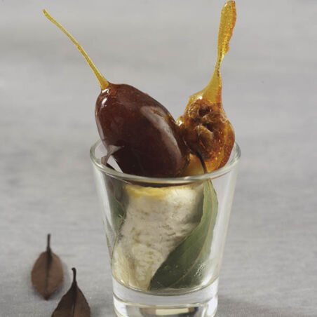 Karamell-Datteln auf Camembert Karamell-Datteln auf Camembert