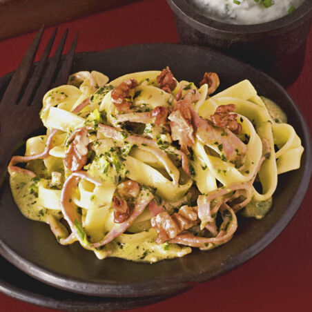 Bandnudeln in Pestosahne Bandnudeln in Pestosahne