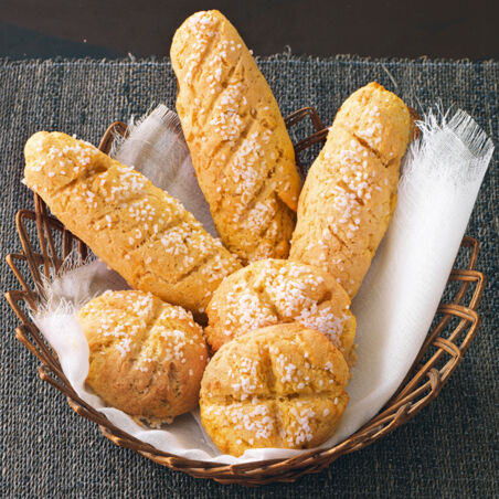 Laugenbrötchen oder Laugenstangen Laugenbrötchen oder Laugenstangen