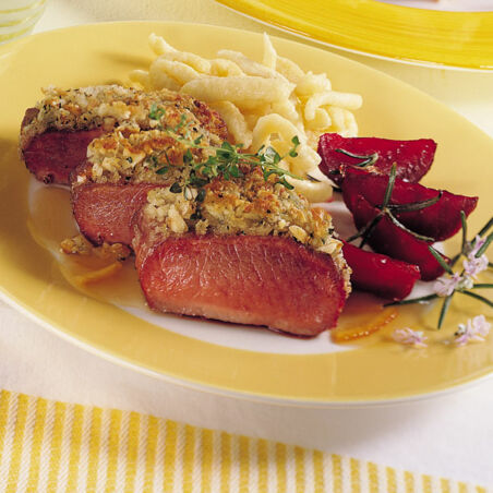 Frischlingsfilets mit Pinienkernen Frischlingsfilets mit Pinienkernen