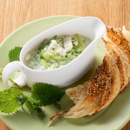 Schafskäsedip mit Zitronenmelisse Schafskäsedip mit Zitronenmelisse