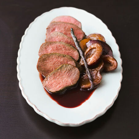Hirschkalbsrücken mit Zwetschgen Hirschkalbsrücken mit Zwetschgen