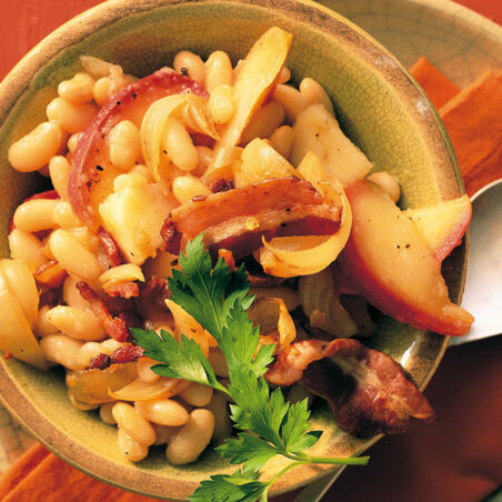 Weiße Bohnen mit Apfel-Speck-Stippe Weiße Bohnen mit Apfel-Speck-Stippe