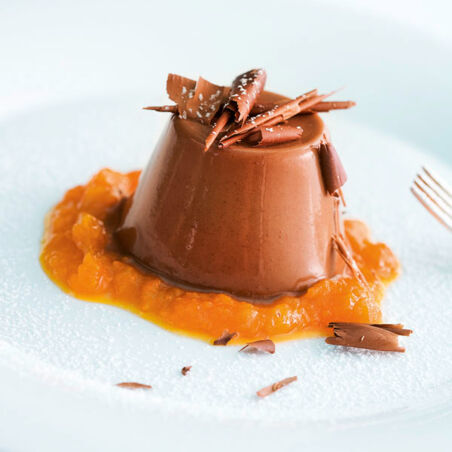 Schoko-Kokos-Panna-cotta auf Aprikosenkompott Schoko-Kokos-Panna-cotta auf Aprikosenkompott