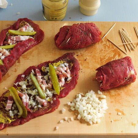Rinderrouladen mit Petersilienkartoffeln Rinderrouladen mit Petersilienkartoffeln