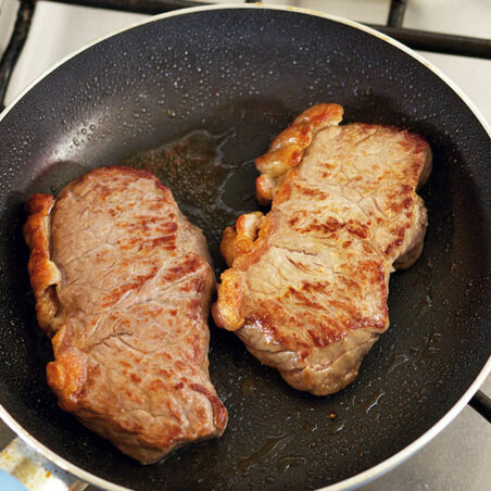 Steaks mit Rosmarinkartoffeln Steaks mit Rosmarinkartoffeln