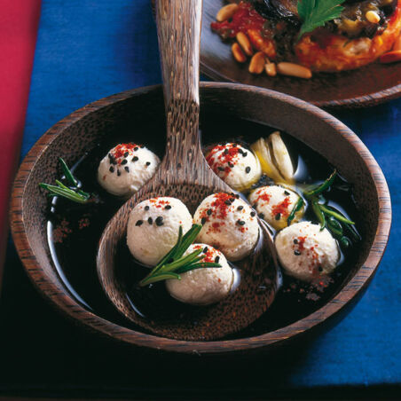 Eingelegte Joghurtbällchen Eingelegte Joghurtbällchen