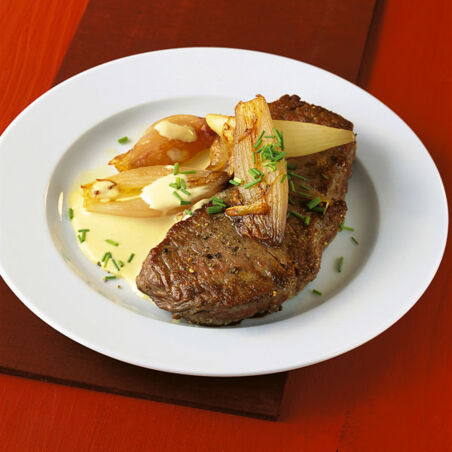 Rumpsteaks mit Senf-Schalotten Rumpsteaks mit Senf-Schalotten