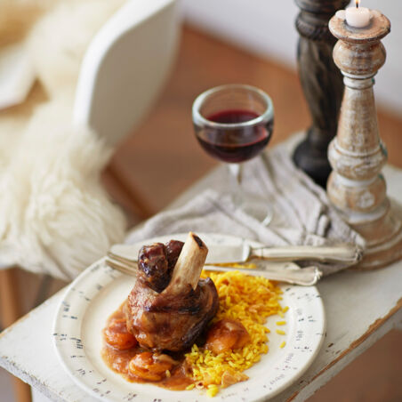 Geschmorte Lammhaxen mit Aprikosen Geschmorte Lammhaxen mit Aprikosen