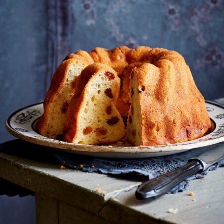 Gugelhupf mit Mandeln Gugelhupf mit Mandeln