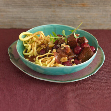 Geschmortes Rind mit Kirschen Geschmortes Rind mit Kirschen