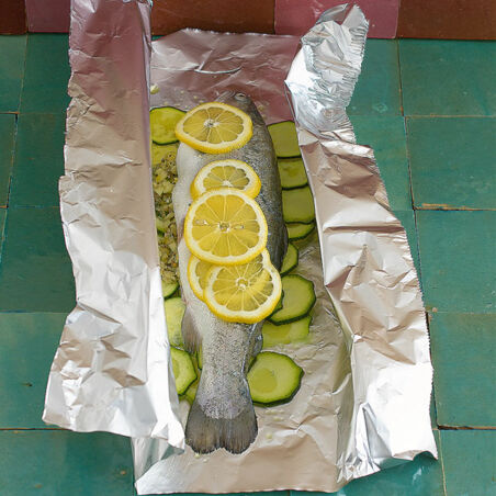 Forelle mit Apfel-Minz-Füllung auf Zucchini Forelle mit Apfel-Minz-Füllung auf Zucchini