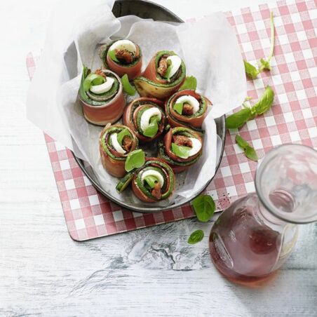 Zucchini-Schinken-Röllchen Zucchini-Schinken-Röllchen