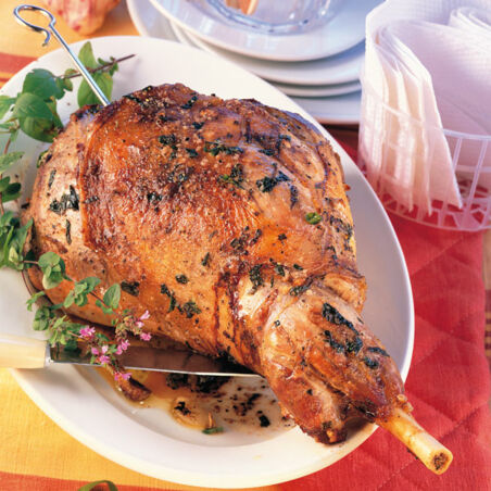 Lammkeule am Spieß (Mechoui) Lammkeule am Spieß (Mechoui)