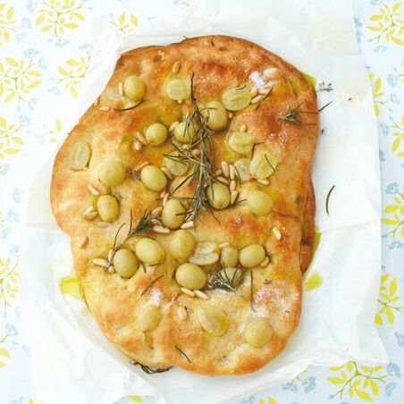 Süße Focaccia mit Weintrauben Süße Focaccia mit Weintrauben