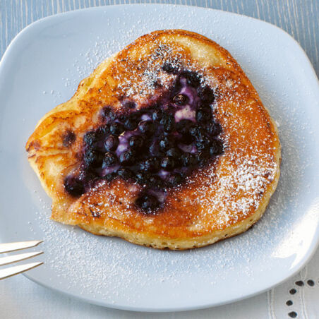 Buchweizenpfannkuchen mit Heidelbeeren Buchweizenpfannkuchen mit Heidelbeeren